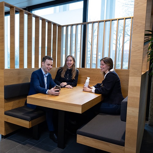 Kom werken als trainee bij a.s.r.